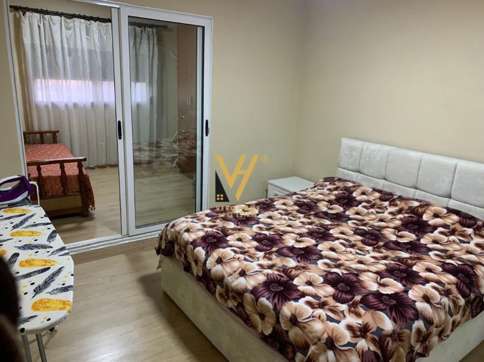 Tirane, jepet me qera apartament 1+1+Ballkon Kati 3, 70 m² 470 € (PEDIATRIA)