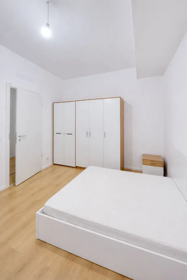 Tirane, jepet me qera apartament 1+1+Ballkon Kati 3, 62 m² 400 € (Ali Demi)