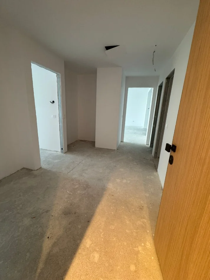 Tirane, shitet apartament 3+1 Kati 10, 173 m² 796.000 € (STADIUMI AIR ALBANIA)