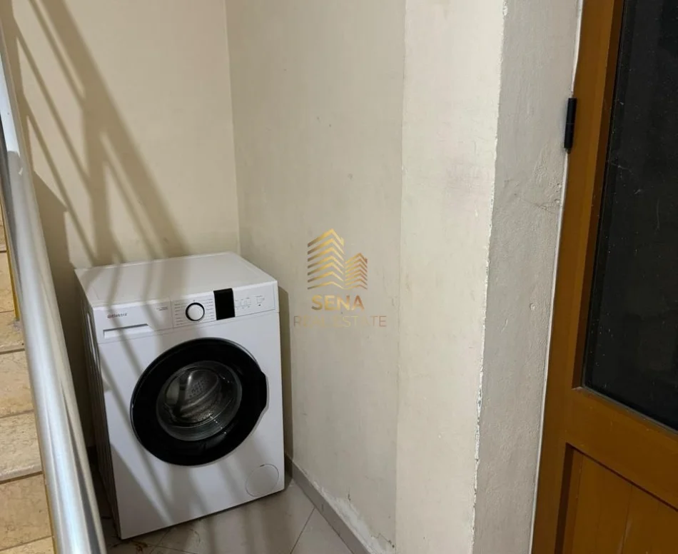 Tirane, jepet me qera apartament 2+1+Ballkon Kati 3, 110 m² 400 € (Stacioni i Trenit)