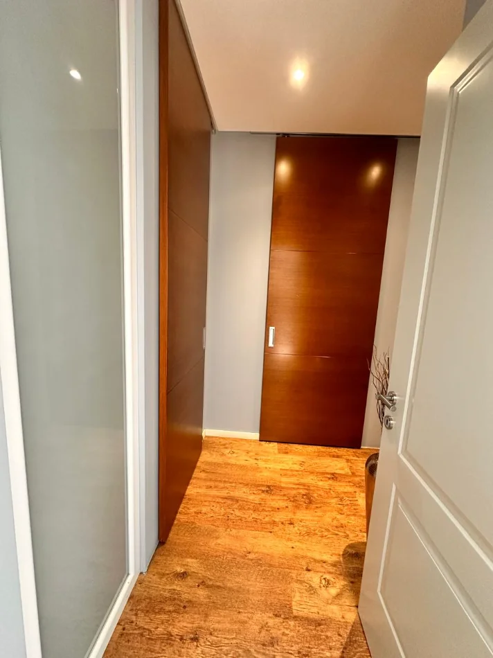 Tirane, jepet me qera ambjent biznesi Kati 1, 100 m² 1.500 € (Don Bosco)
