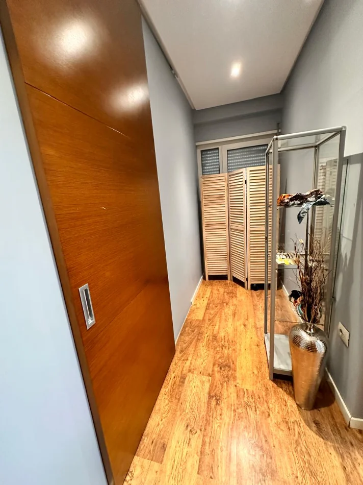 Tirane, jepet me qera ambjent biznesi Kati 1, 100 m² 1.500 € (Don Bosco)