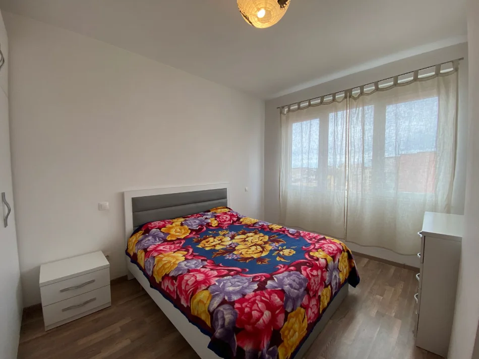Tirane, jepet me qera apartament 2+1 Kati 5, 400 € (Fresku)