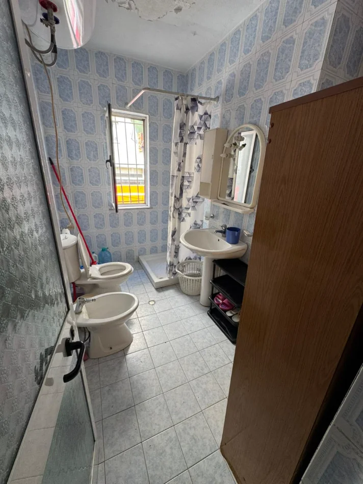 Tirane, shitet apartament 2+1 Kati 2, 68 m² 165.000 € (Rruga e Dibres)