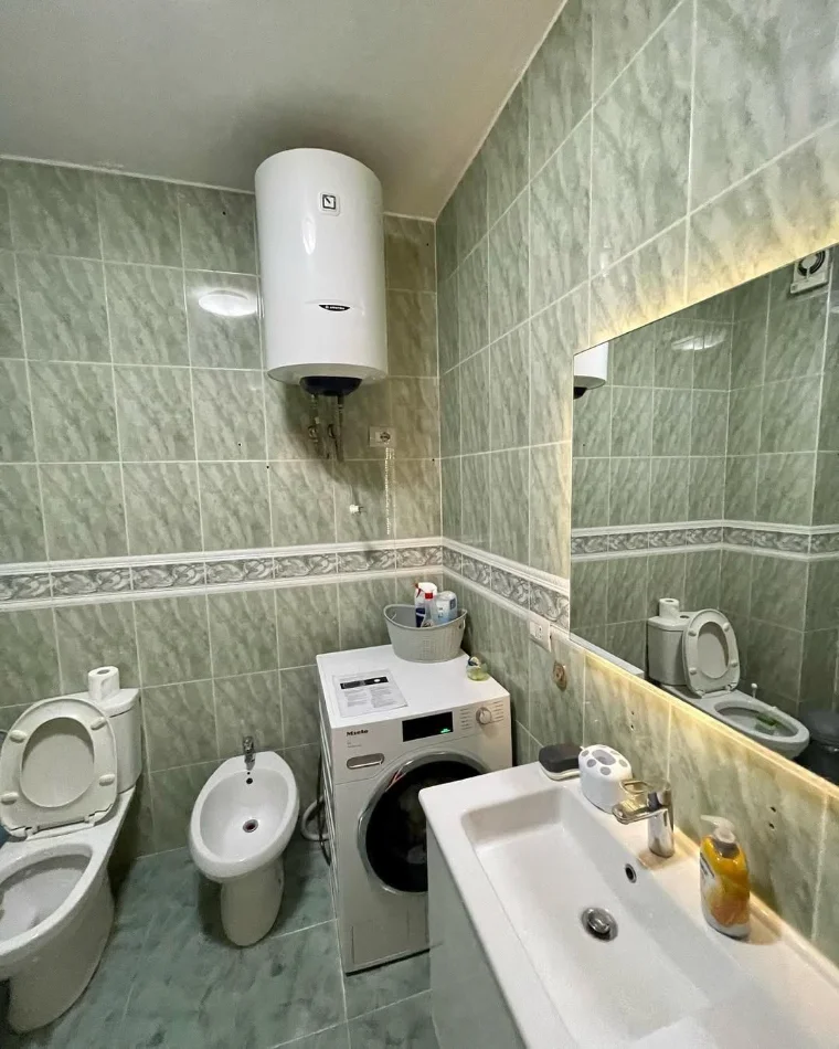 Tirane, jepet me qera apartament 1+1 Kati 8, 75 m² 800 € (MYSLYM SHYRI)
