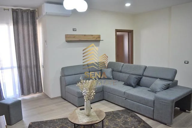 Tirane, jepet me qera apartament 1+1+Ballkon Kati 4, 68 m² 600 € (Rruga e Kavajes)