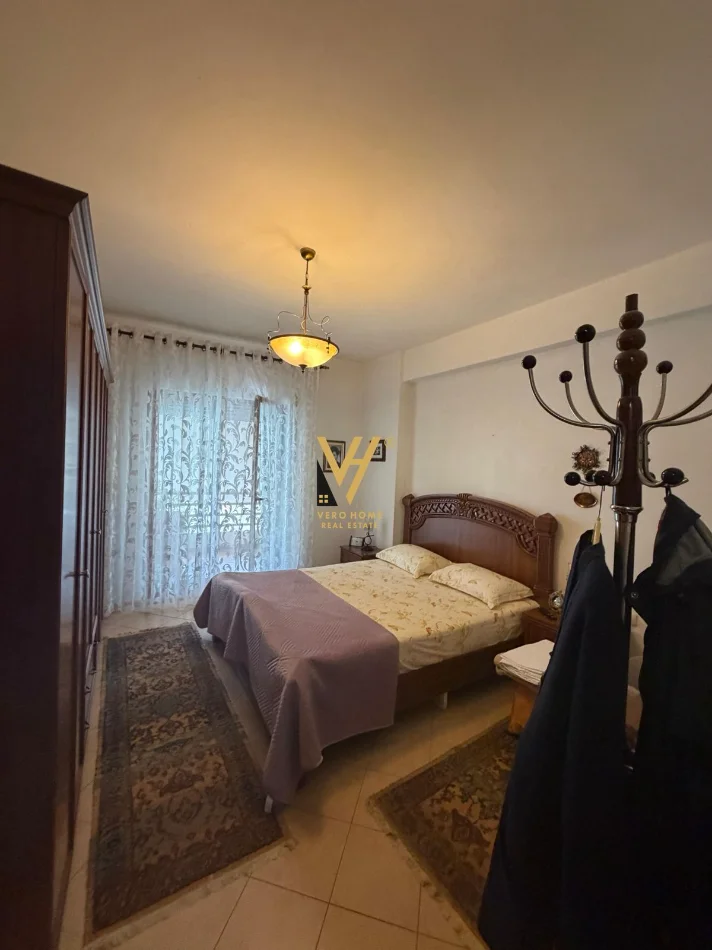 Tirane, jepet me qera apartament 2+1+Ballkon Kati 4, 100 m² 720 € (RRUGA E KAVAJES)