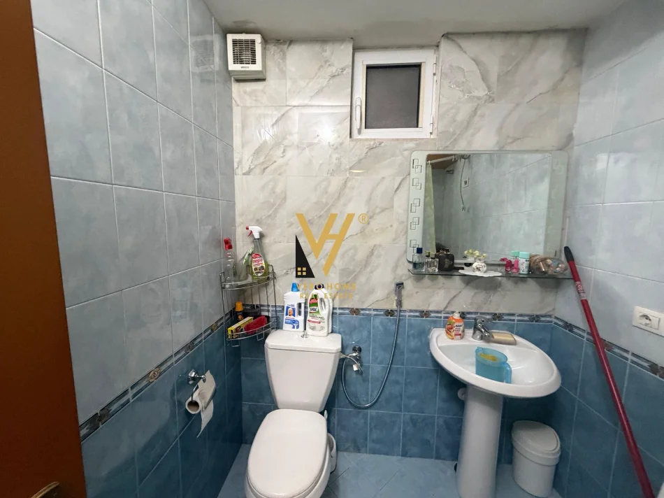 Tirane, jepet me qera apartament 2+1+Ballkon Kati 4, 100 m² 720 € (RRUGA E KAVAJES)