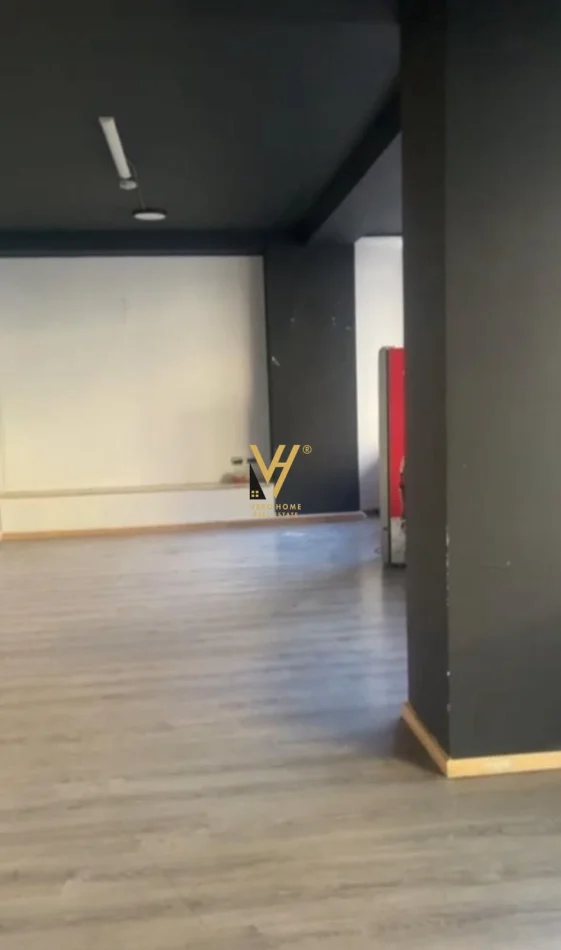 Tirane, jepet me qera zyre Kati 2, 115 m² 1.500 € (BLLOK)