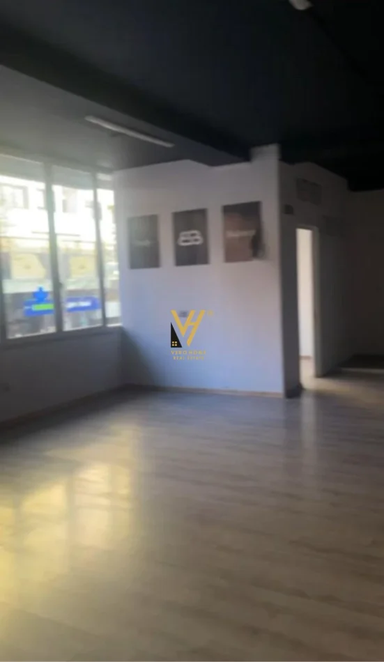 Tirane, jepet me qera zyre Kati 2, 115 m² 1.500 € (BLLOK)