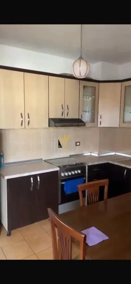Tirane, jepet me qera apartament 2+1+Ballkon Kati 8, 80 m² 620 € (SQUARE 21)