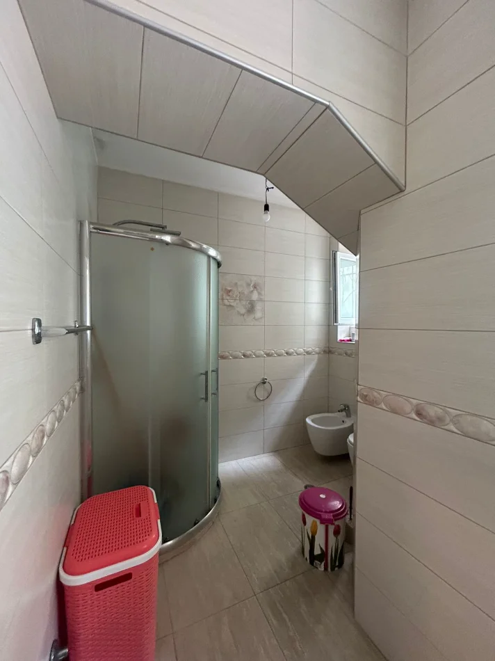 Tirane, jap me qera apartament 2+1+Aneks+Ballkon , 90 m² 650 € 