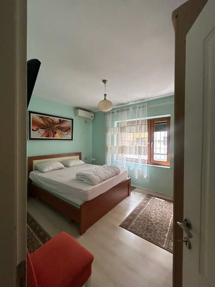 Tirane, jap me qera apartament 2+1+Aneks+Ballkon , 90 m² 650 € 