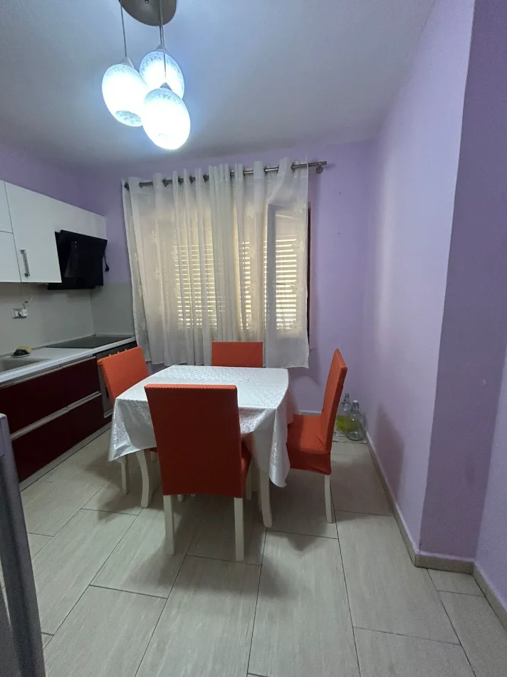 Tirane, jap me qera apartament 2+1+Aneks+Ballkon , 90 m² 650 € 