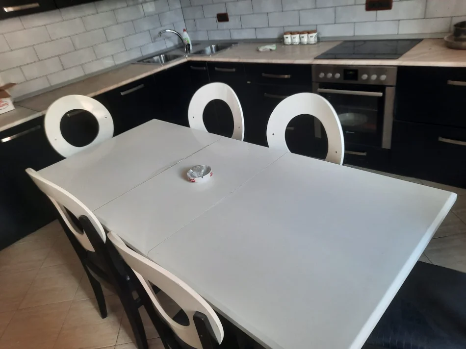 🏡JEPET ME QERA SUPER APARTAMENT 2+1 NE VASIL SHANTO, 700 Eur