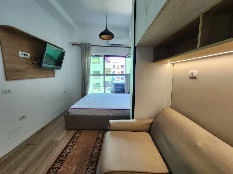 Jepet me Qira: Super Garzonjere (📍 Kompleksi Magalem në Ali Demi )✨️ 36,000 Leke/Muaj (përfshirë Administrimin & Internetin)✨️