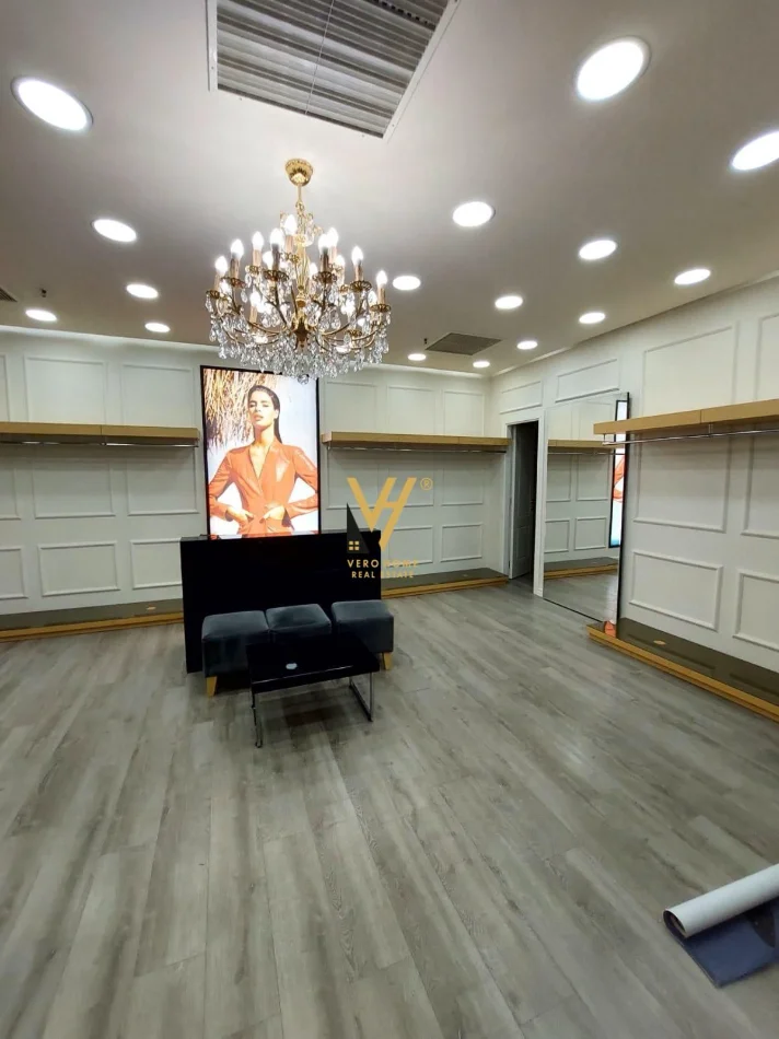 Tirane, jepet me qera ambjent biznesi Kati 2, 64 m² 1.200 € (GALERIA ETC)