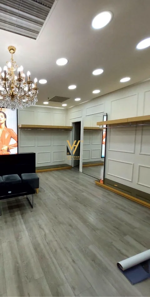 Tirane, jepet me qera ambjent biznesi Kati 2, 64 m² 1.200 € (GALERIA ETC)