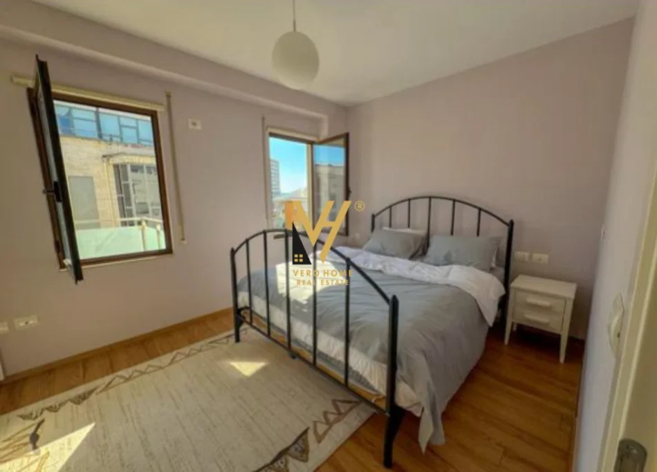 Tirane, jepet me qera apartament 2+1+Ballkon Kati 6, 115 m² 800 € (RRUGA HAXHI HYSEN DALLIU)