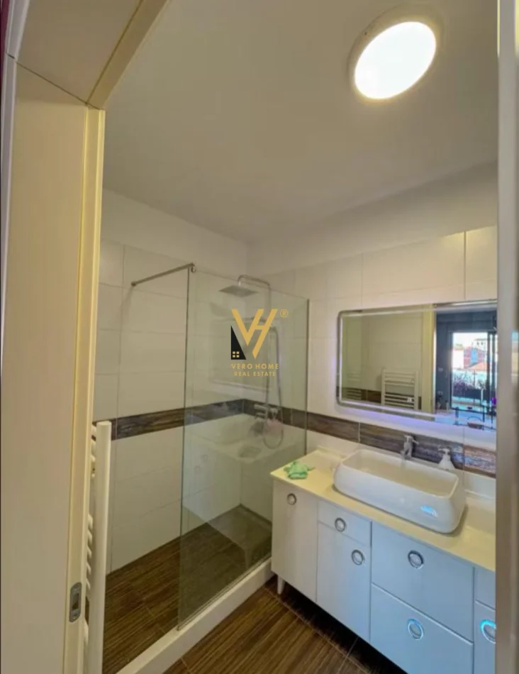 Tirane, jepet me qera apartament 2+1+Ballkon Kati 6, 115 m² 800 € (RRUGA HAXHI HYSEN DALLIU)