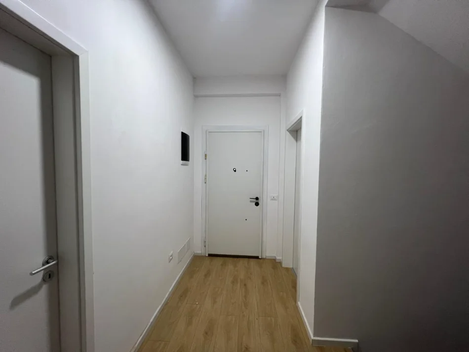 Tirane, jepet me qera Vile 3 Katshe , 396 m² 1.300 € 