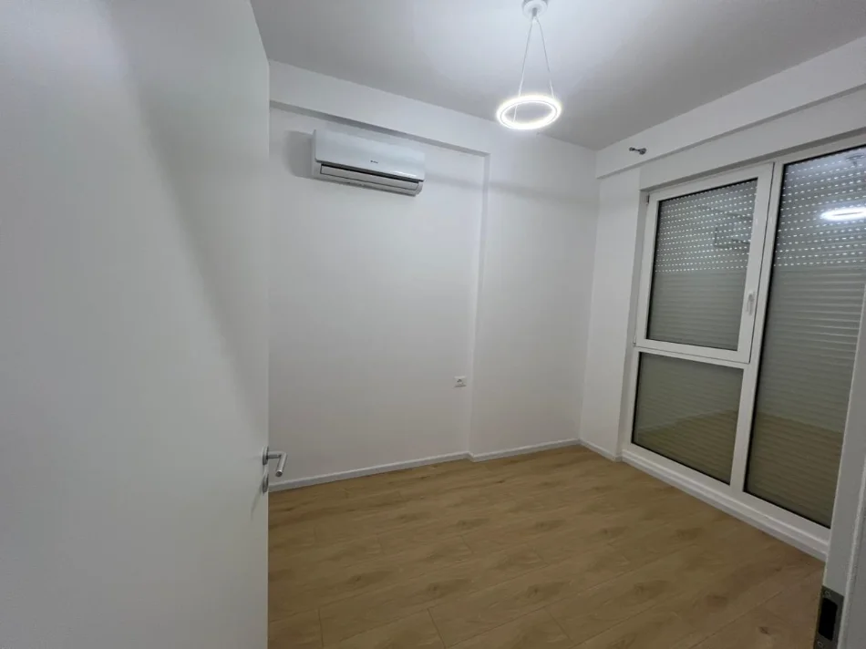Tirane, jepet me qera Vile 3 Katshe , 396 m² 1.300 € 