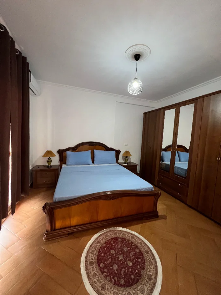 Tirane, jepet me qera apartament 2+1+Ballkon Kati 9, 112 m², Rruga e Barrikadave, 65.000Leke/Muaj
