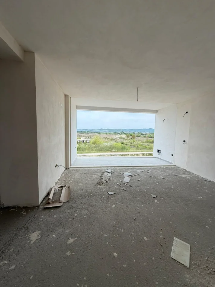 Durres, shitet apartament 1+1+Ballkon Kati 4, 63 m² 155.000 € (Porto Lalëzi)