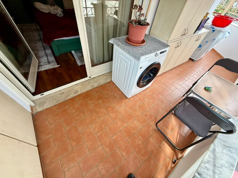 Tirane, shitet apartament 2+1 Kati 3, (KODRA E DIELLIT)