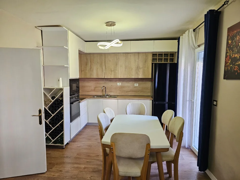 Durres, shitet apartament 2+1+Aneks+Ballkon Kati 3, 92 m² 124.000 € 