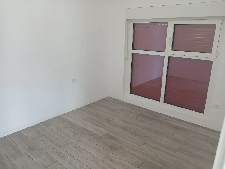 Tirane, jepet me qera apartament 2+1+Aneks+Ballkon Kati 5, 90 m² 290 € (Kmpleksi Mangalem 21)