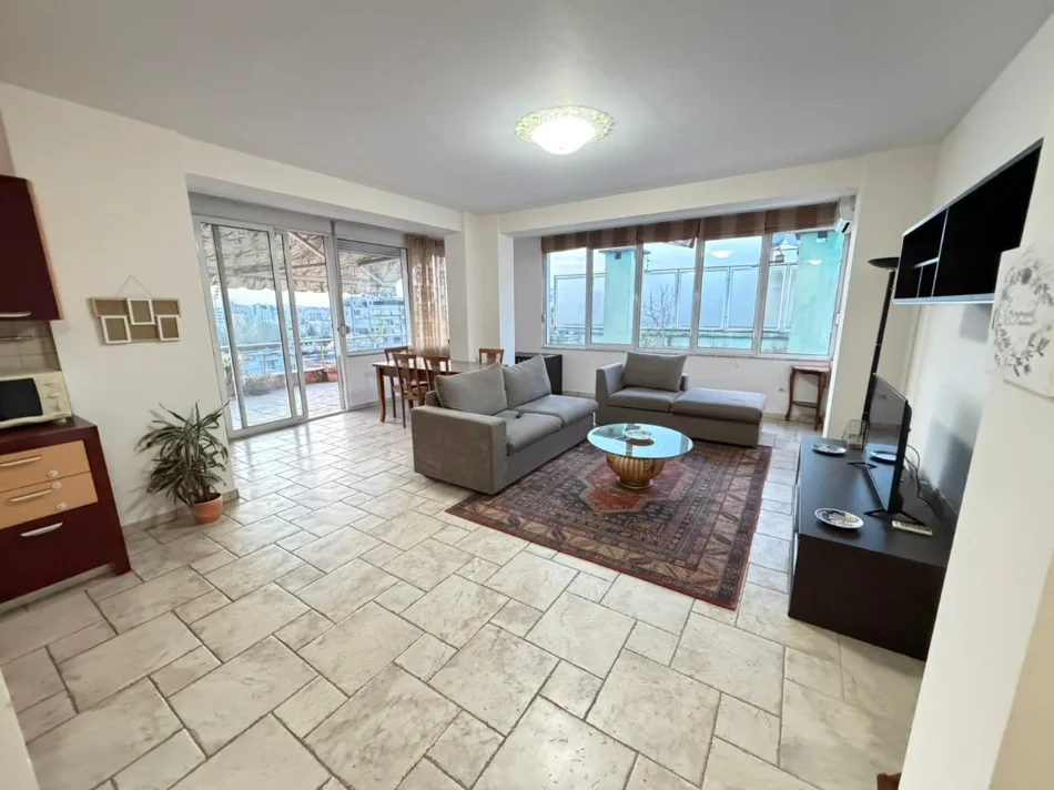 Shqiperi, shitet apartament 1+1 Kati 6, (RRUGA YMER KURTI)