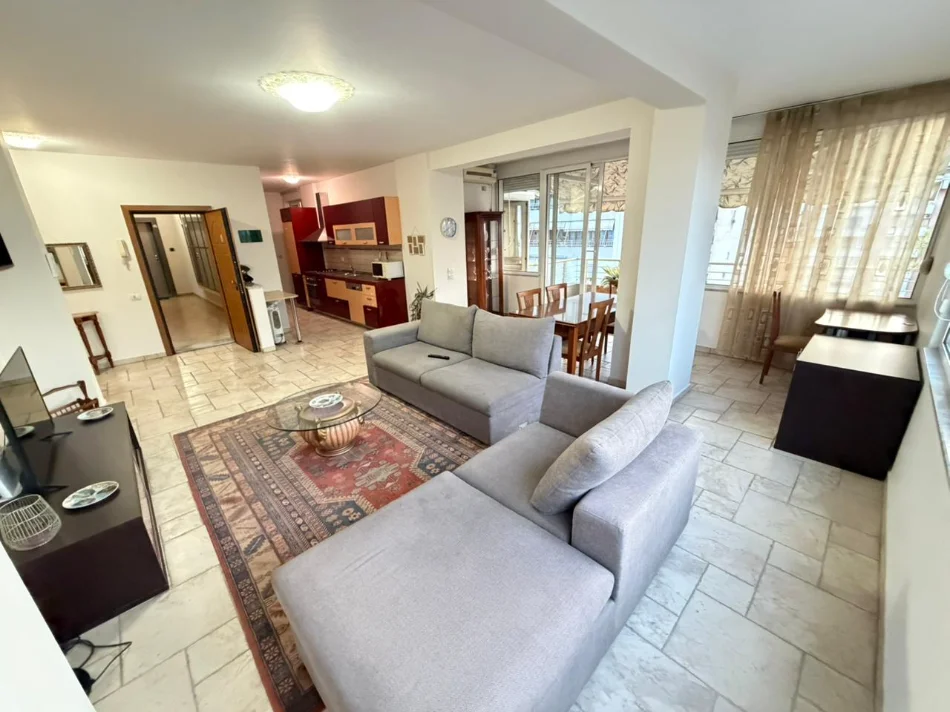 Shqiperi, shitet apartament 1+1 Kati 6, (RRUGA YMER KURTI)