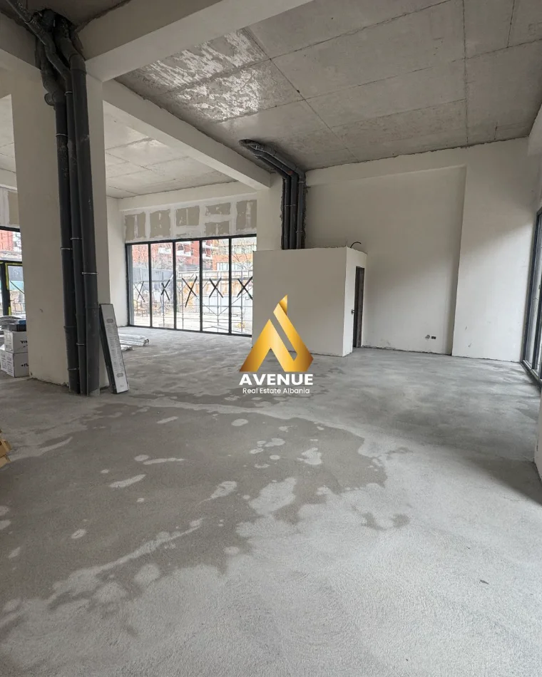 Tirane, jepet me qera ambjent biznesi Kati 0, 160 m² 6.400 € (bulevardi gjergj fishta)