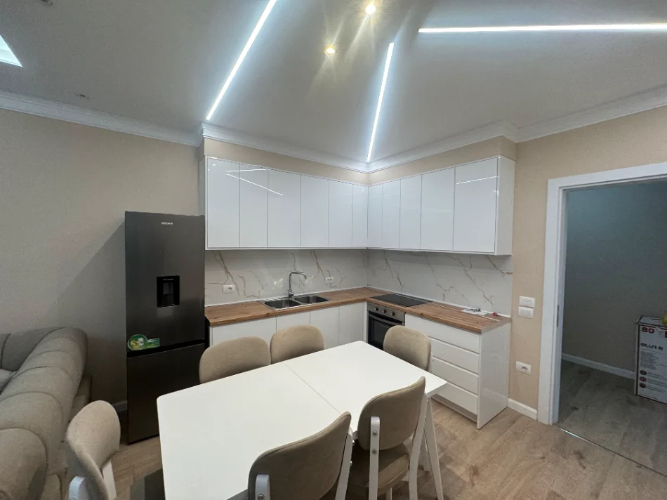 Tirane, jepet me qera apartament 2+1 Kati 4, (PASKUQAN)