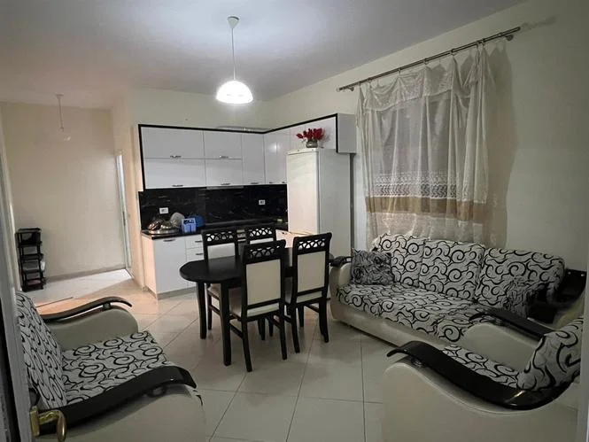 Tirane, jepet me qera apartament 1+1 Kati 1, 75 m² 300 € (JORDAN MISJA)