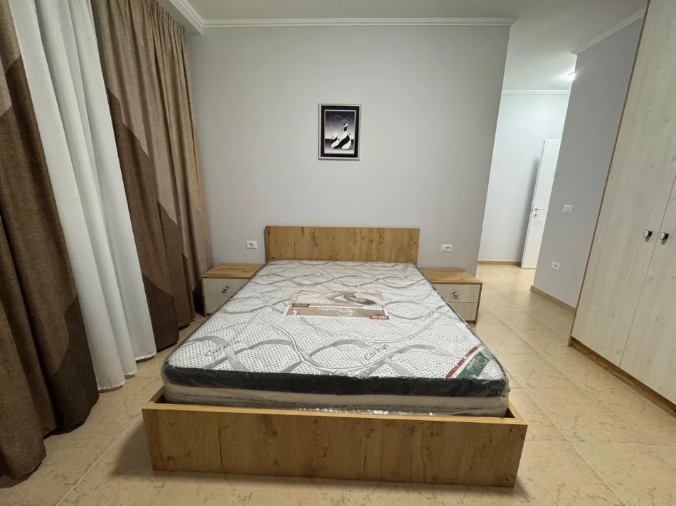 Tirane, jepet me qera apartament 2+1 Kati 3, 100 m² 800 € (REZIDENCA AVID)