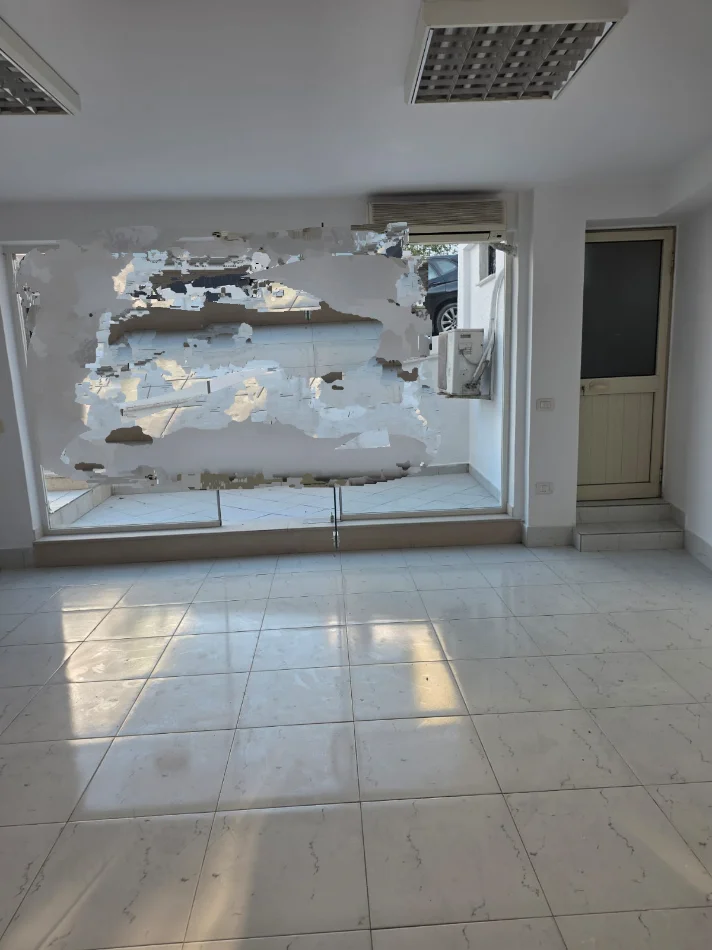 Tirane, jepet me qera dyqan Kati 0, 25 m² 420 € (Kodra e Diellit)