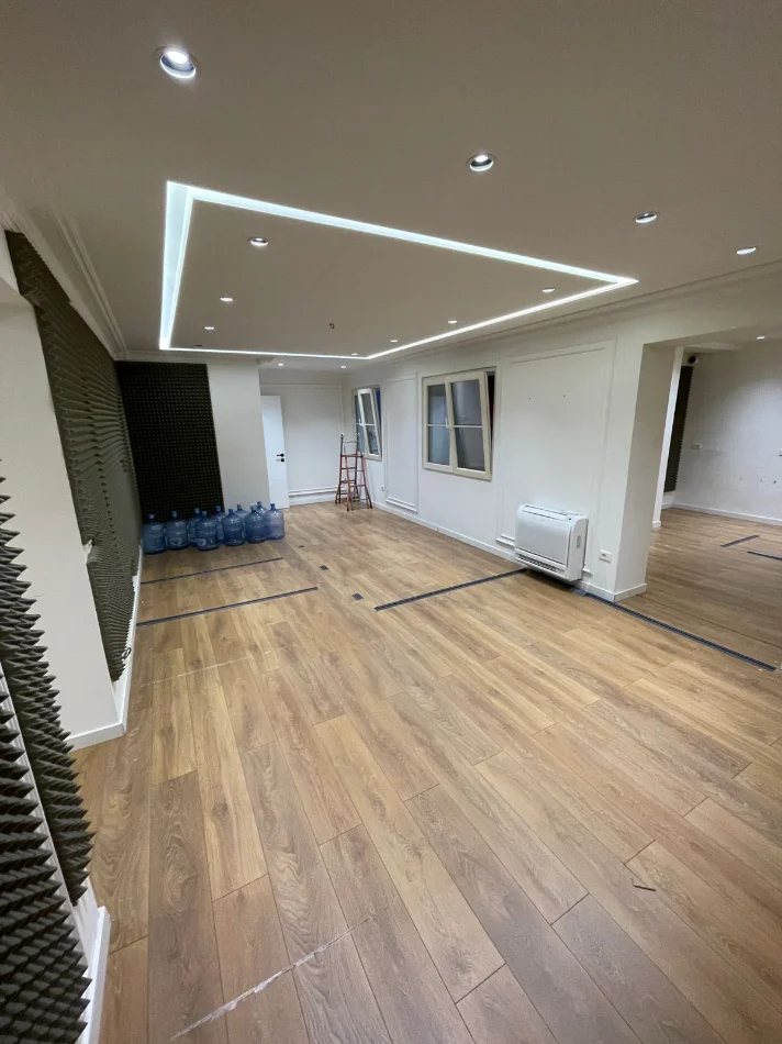 Tirane, jepet me qera ambjent biznesi Kati 1, 150 m² 1.200 € (Pranë Shkollës së Baletit)