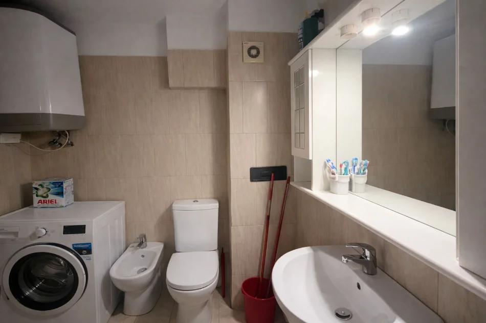 Tirane, jepet me qera apartament 2+1 Kati 2, 85 m² 550 € 