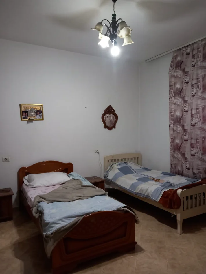 Tirane, jepet me qera apartament Kati 2, 65 m² 300 € 