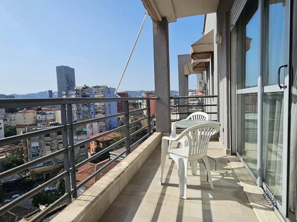 Tirane, jepet me qera apartament 1+1 Kati 10, 65 m² 600 € 