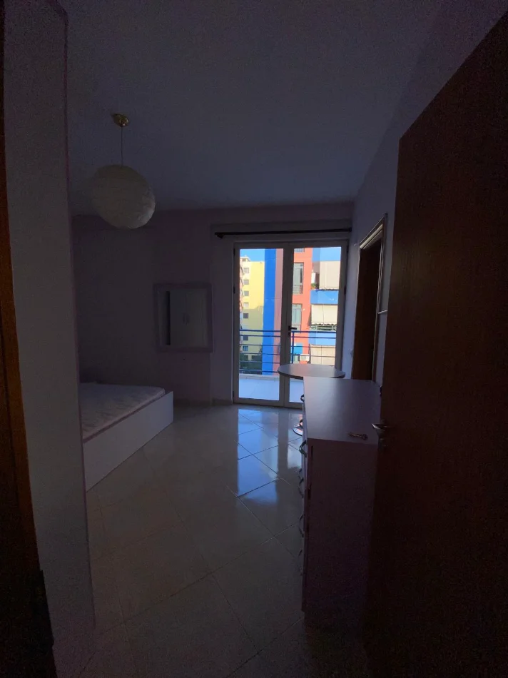 Tirane, jepet me qera apartament 2+1+Ballkon Kati 5, 90 m² 500 € 