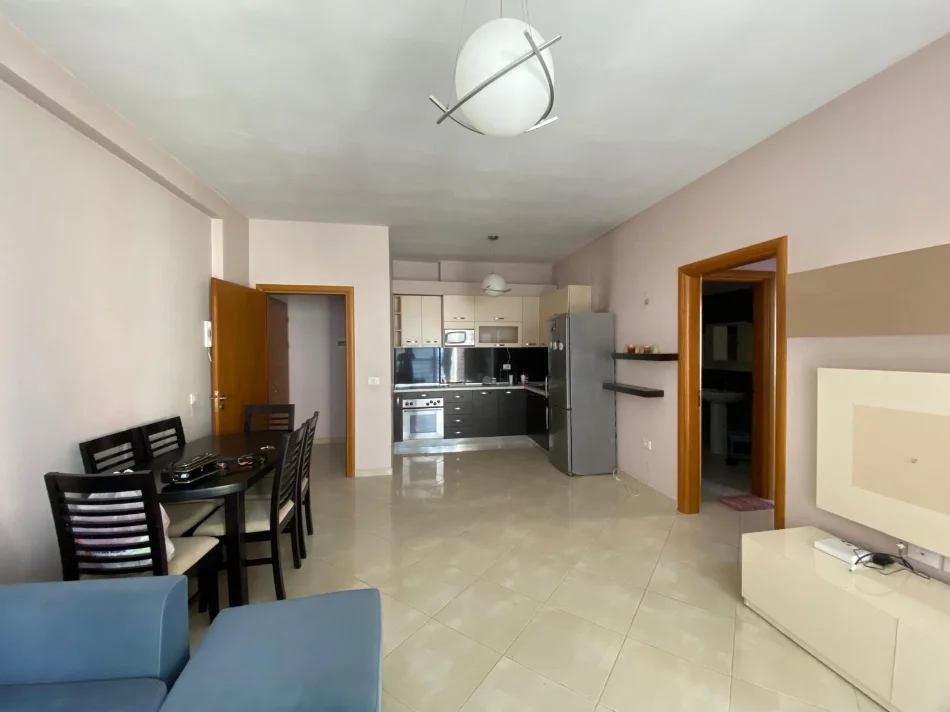 Tirane, jepet me qera apartament 2+1+Ballkon Kati 5, 90 m² 500 € 