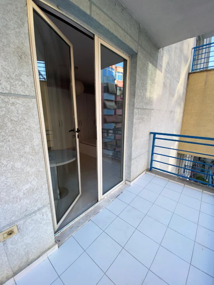 Tirane, jepet me qera apartament 2+1+Ballkon Kati 5, 90 m² 500 € 