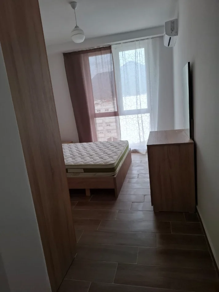 Tirane, jepet me qera apartament 2+1 Kati 2, (5 MAJI)