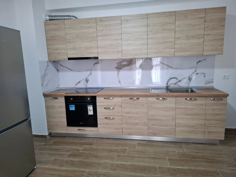 Tirane, jepet me qera apartament 2+1 Kati 2, (5 MAJI)