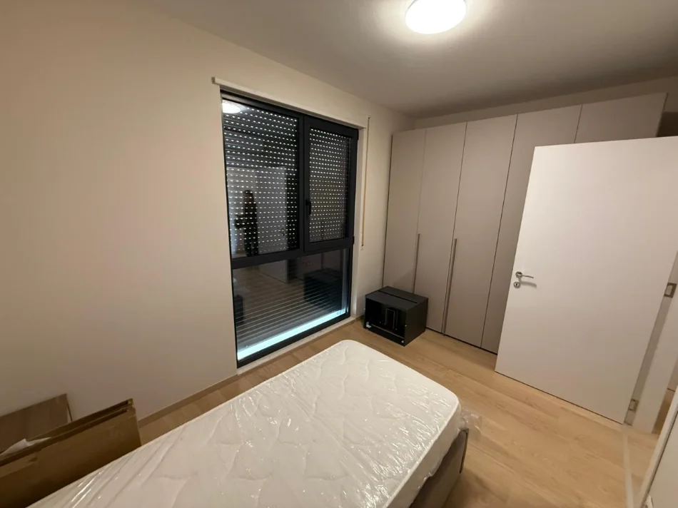Tirane, jepet me qera apartament 2+1 Kati 5, 750 € (CASA ITALIA)