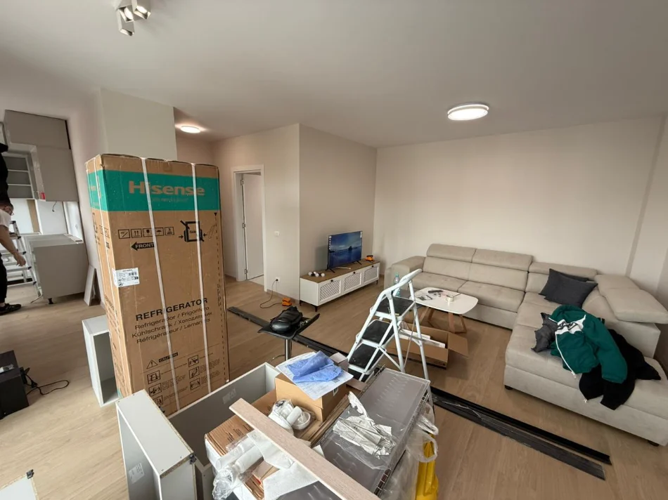 Tirane, jepet me qera apartament 2+1 Kati 5, 750 € (CASA ITALIA)