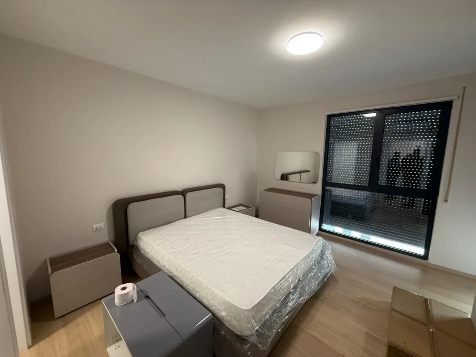 Tirane, jepet me qera apartament 2+1 Kati 5, 750 € (CASA ITALIA)